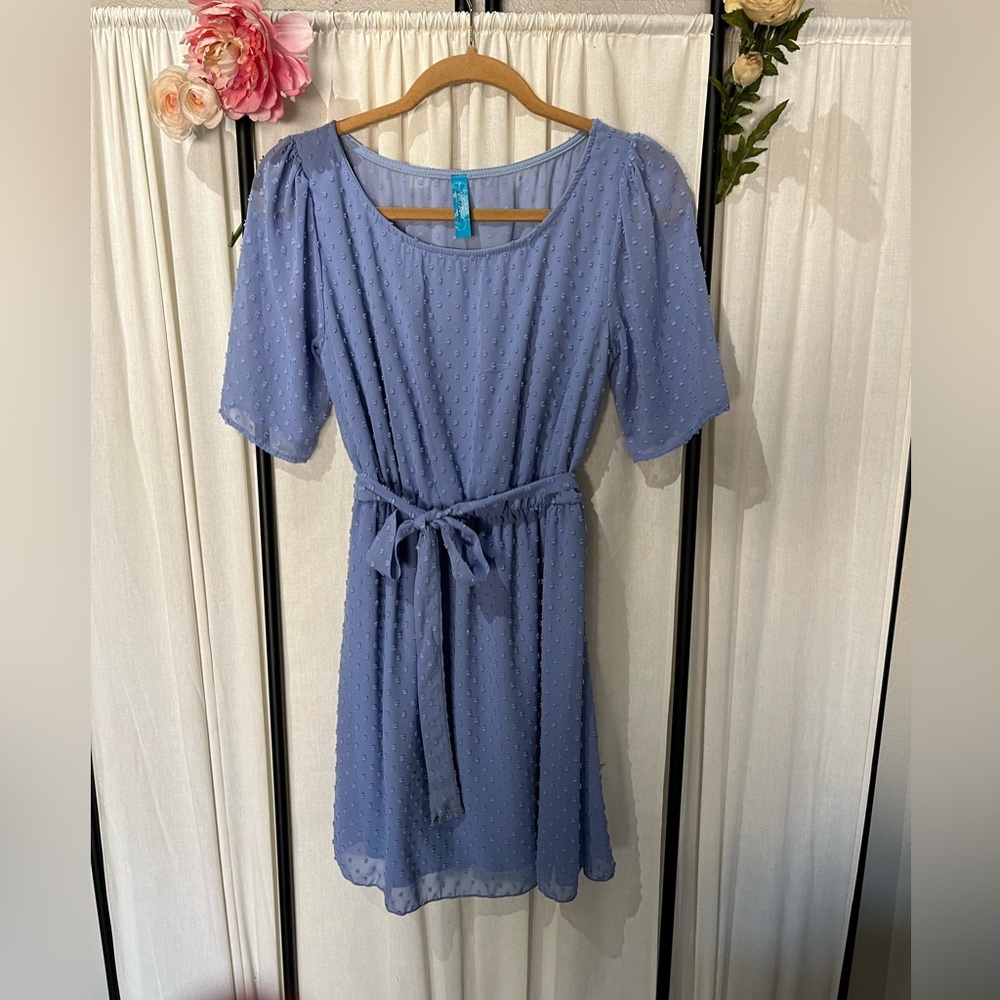 Buttons size medium in a really cute Ceylon light blue